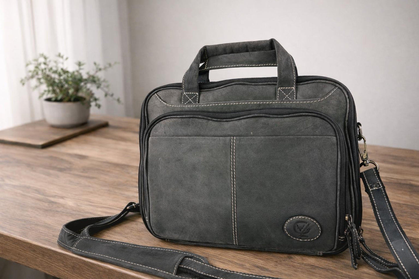 Oskar  - Business & Altagstasche aus Büffelleder